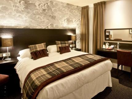 Hotel The Bath Arms Wetherspoon à Warminster Extérieur photo
