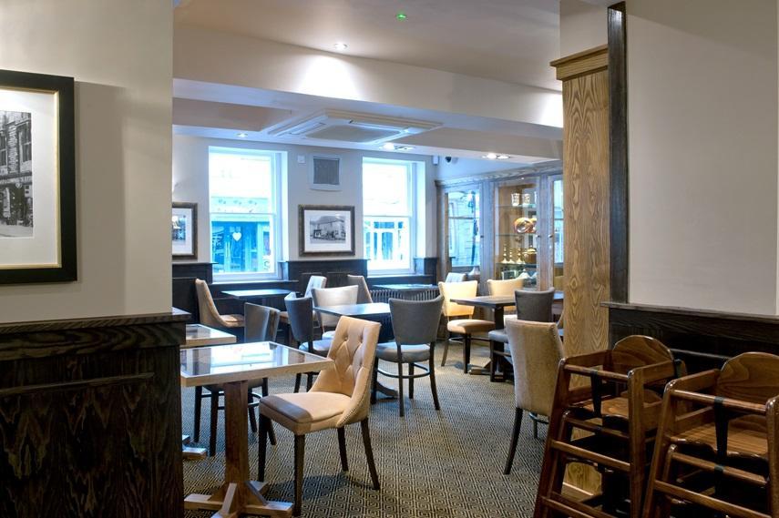 Hotel The Bath Arms Wetherspoon à Warminster Extérieur photo