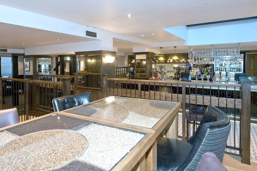 Hotel The Bath Arms Wetherspoon à Warminster Extérieur photo