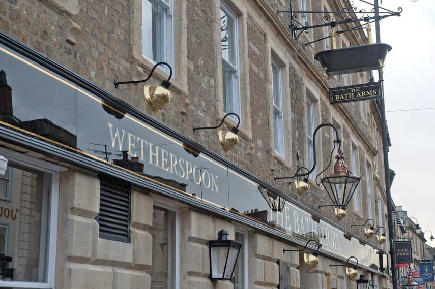 Hotel The Bath Arms Wetherspoon à Warminster Extérieur photo