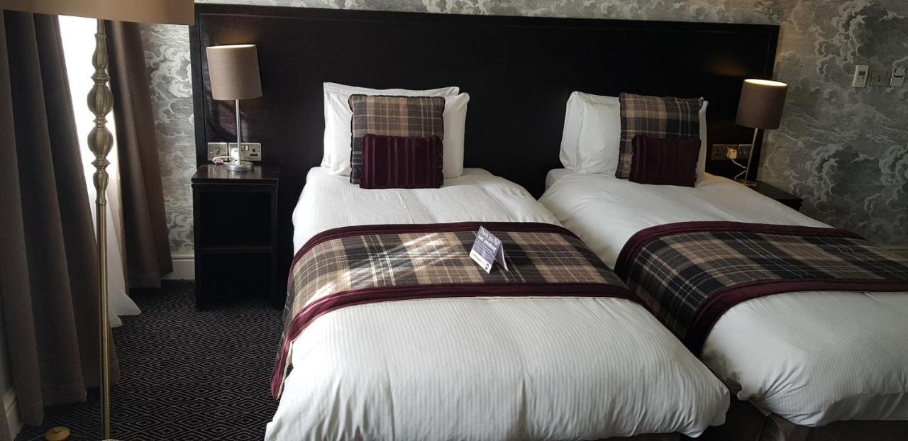 Hotel The Bath Arms Wetherspoon à Warminster Extérieur photo