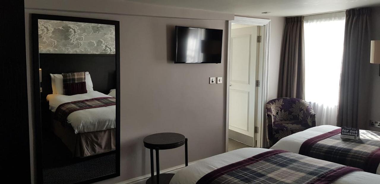 Hotel The Bath Arms Wetherspoon à Warminster Extérieur photo